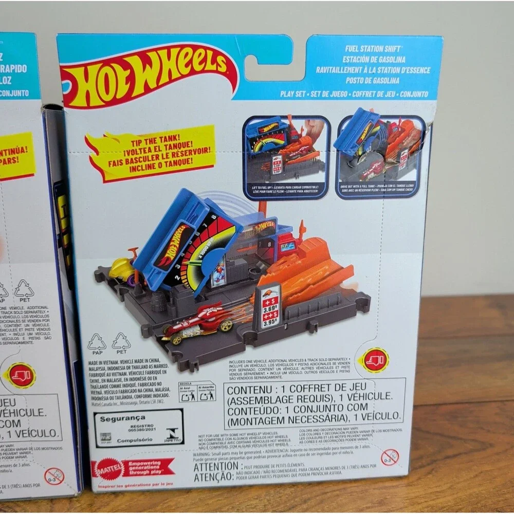 2 Hot Wheels City Track Set - Speedy Pizza Pick-up & Fuel Station Shift Play Set